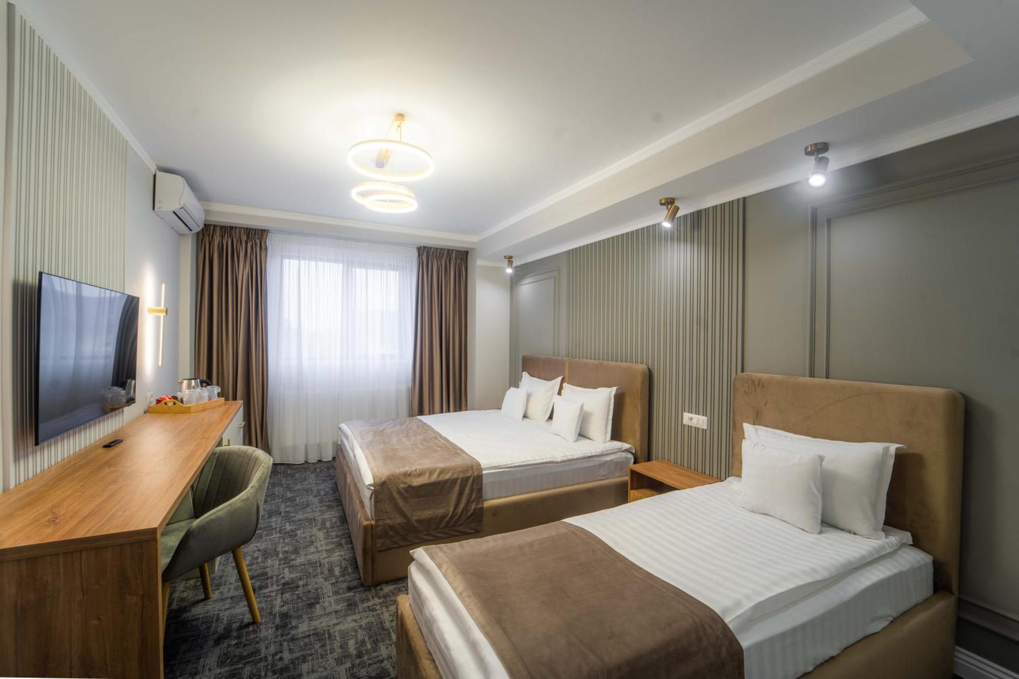 Hotel Zamca Suceava Exterior foto
