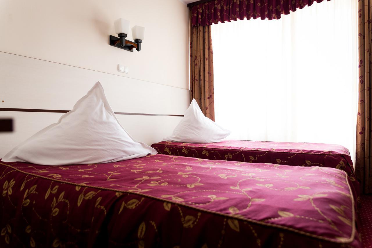 Hotel Zamca Suceava Exterior foto
