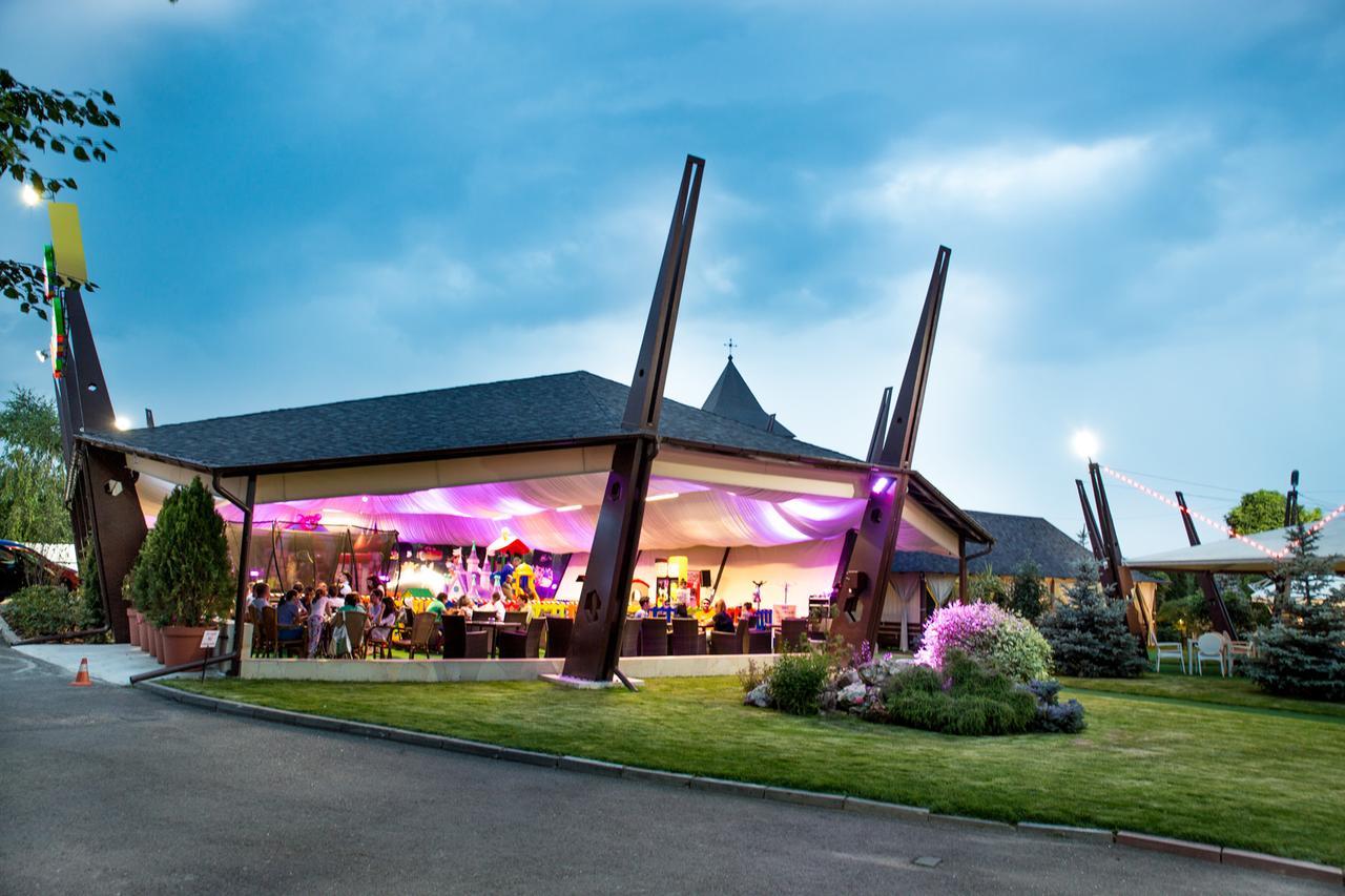 Hotel Zamca Suceava Exterior foto