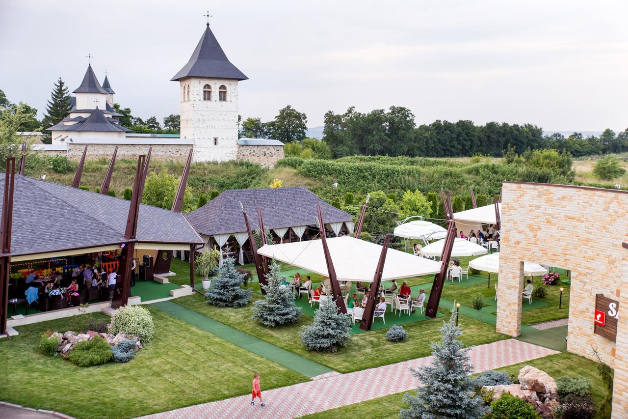 Hotel Zamca Suceava Exterior foto