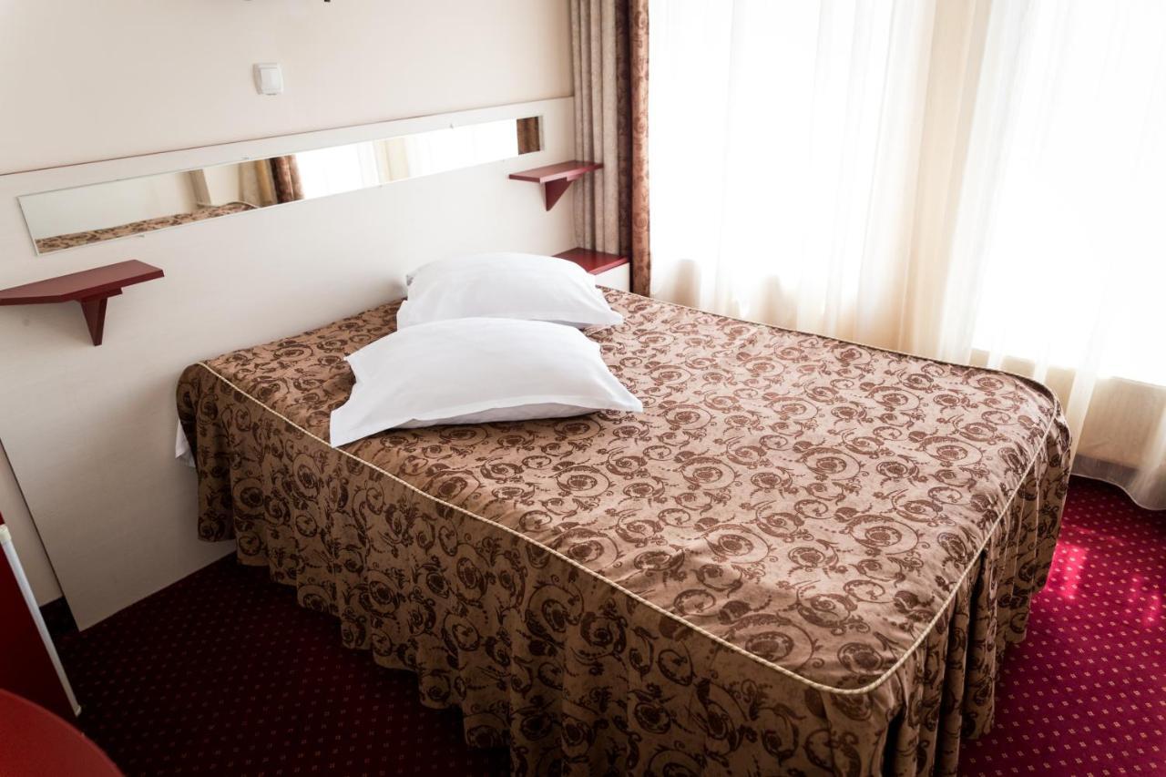 Hotel Zamca Suceava Exterior foto